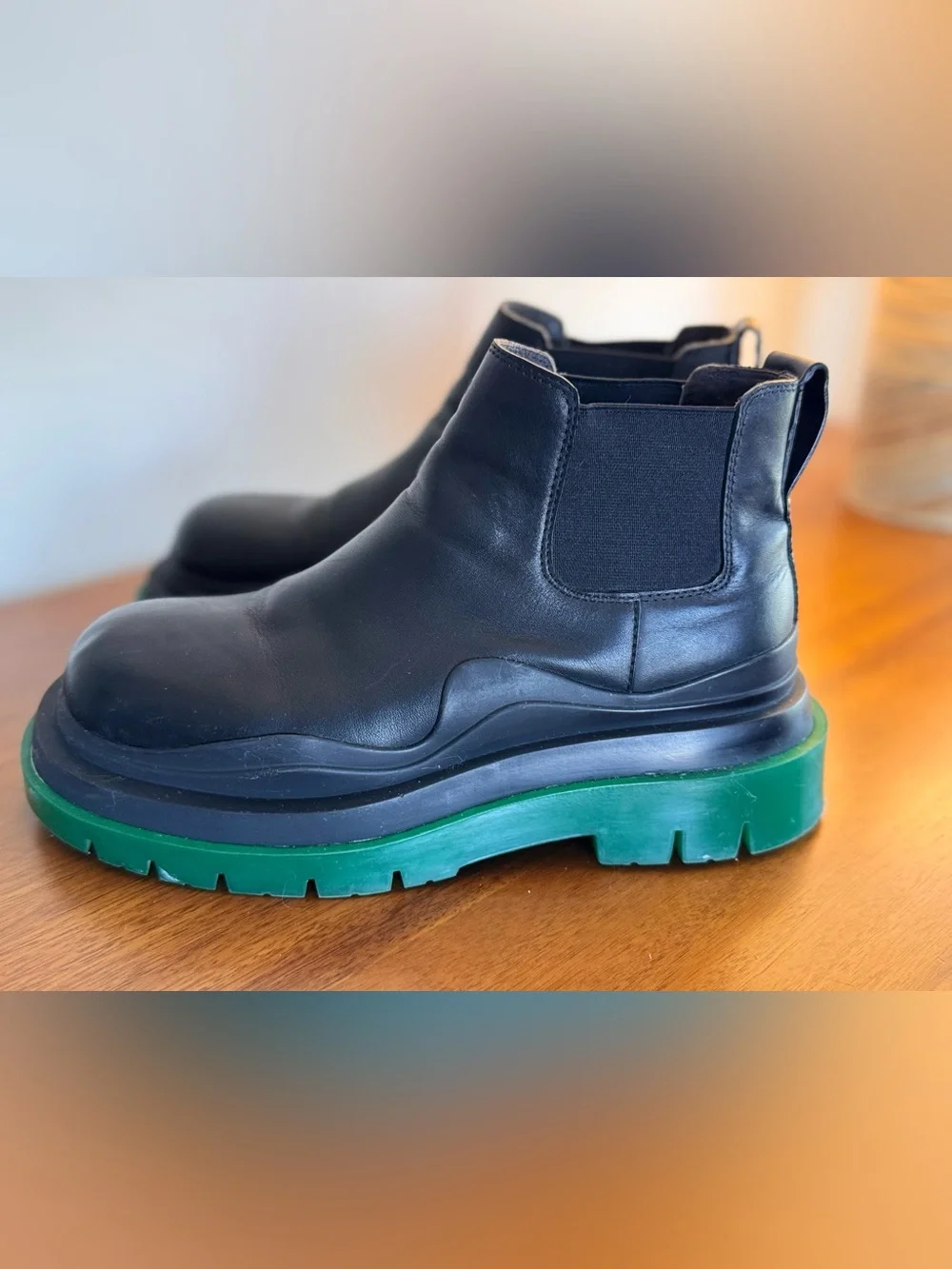 Bottega Veneta Black Leather Tire Chelsea Boots Green Lug Sole 42 US 9
